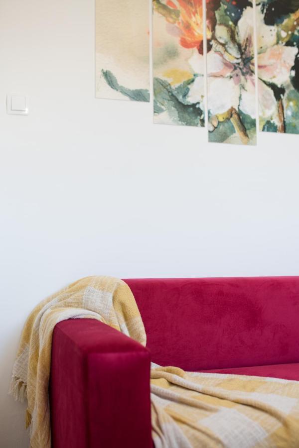 Red Karmenita Apartment Umag Exterior photo