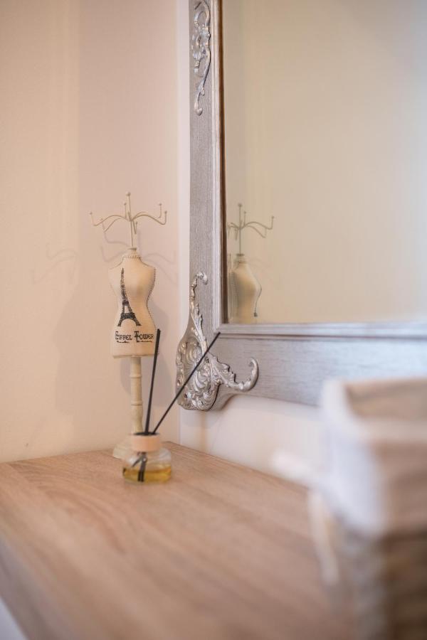 Red Karmenita Apartment Umag Exterior photo