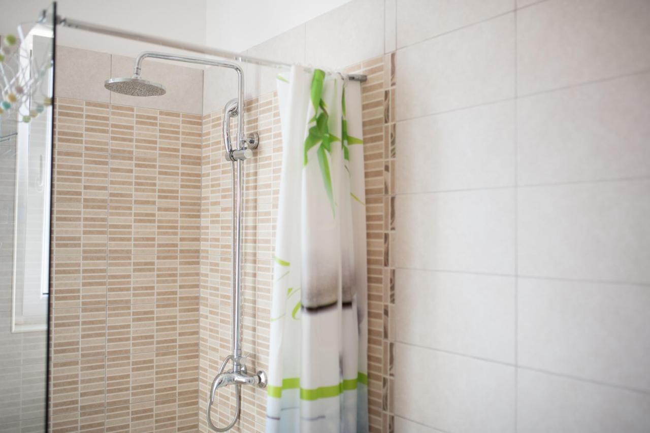 Red Karmenita Apartment Umag Exterior photo