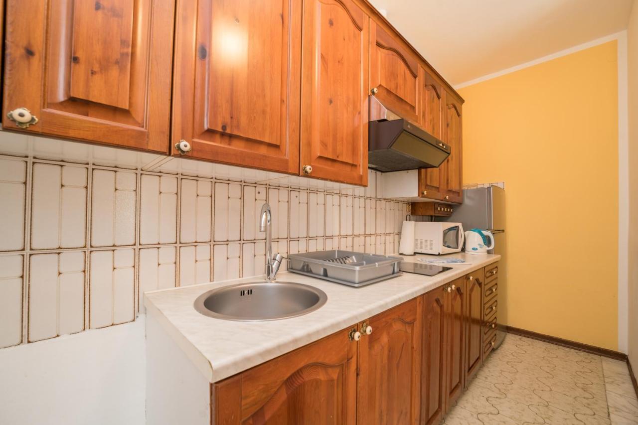 Red Karmenita Apartment Umag Exterior photo