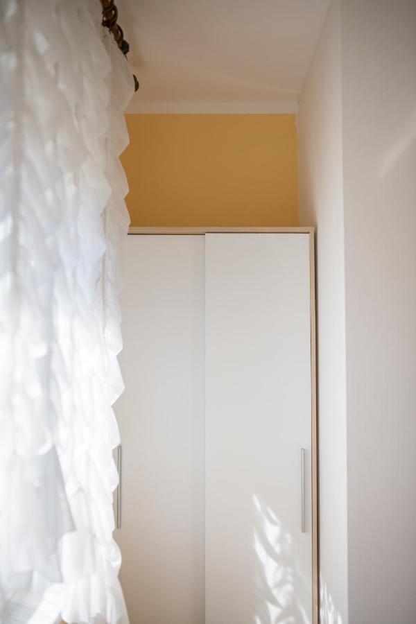 Red Karmenita Apartment Umag Exterior photo